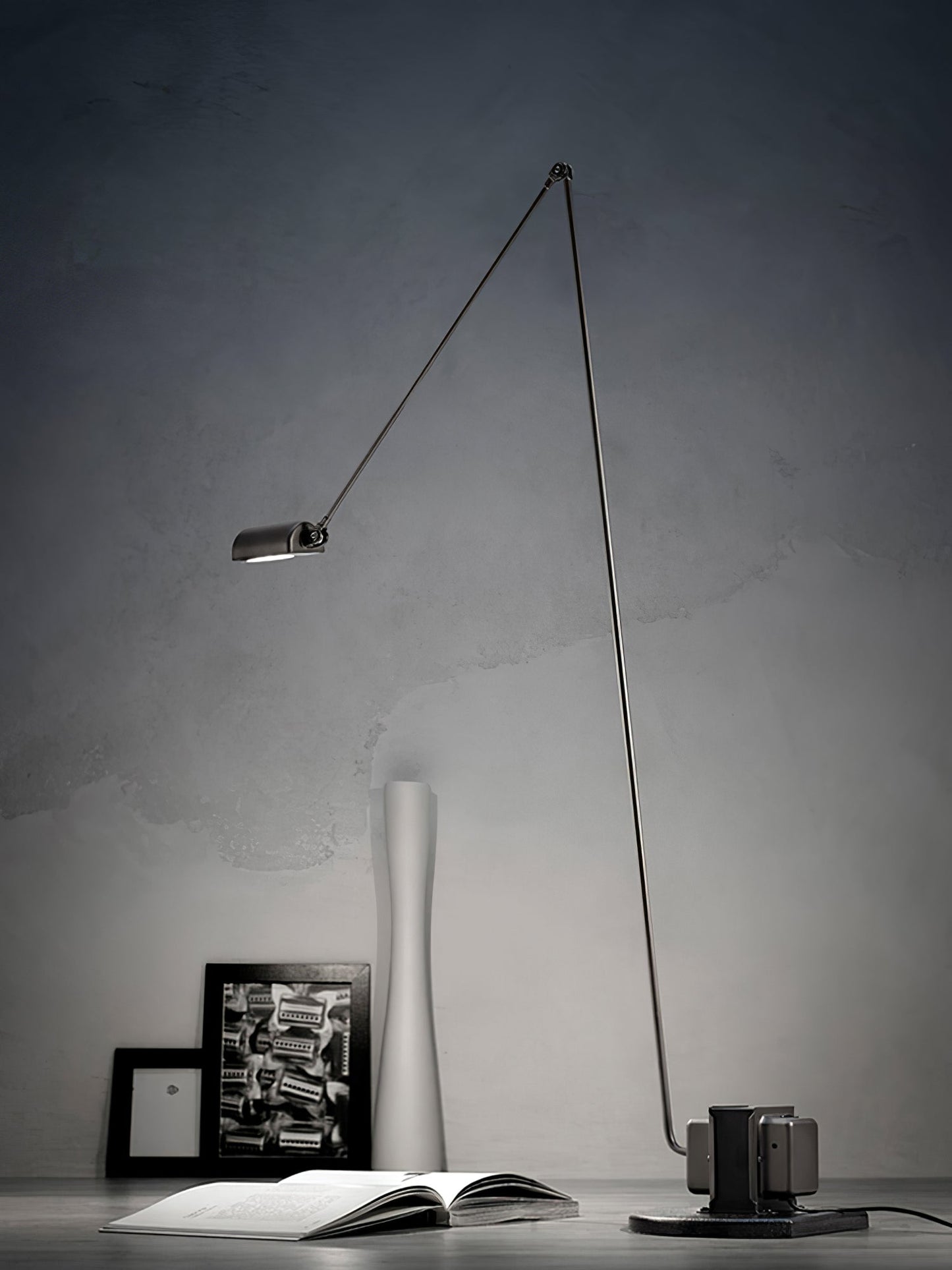 Daphines Table Lamp