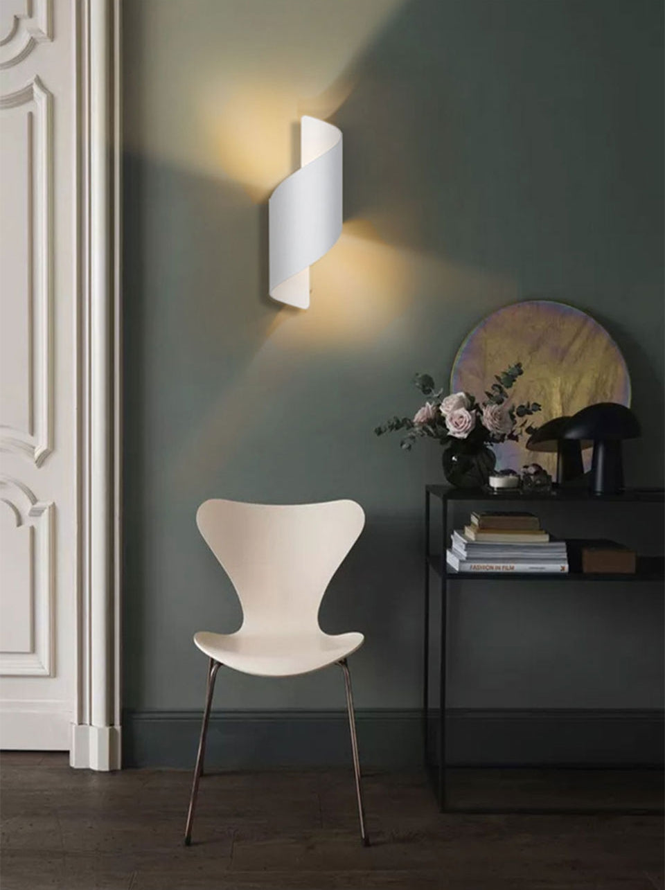 Creative White/Black Outdoor Aluminum Waterproof Wall Lamp For Courtyard