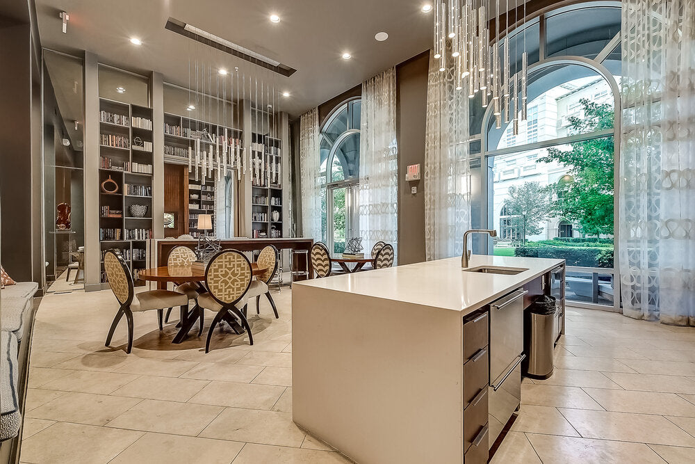 AINSLEY Chandelier