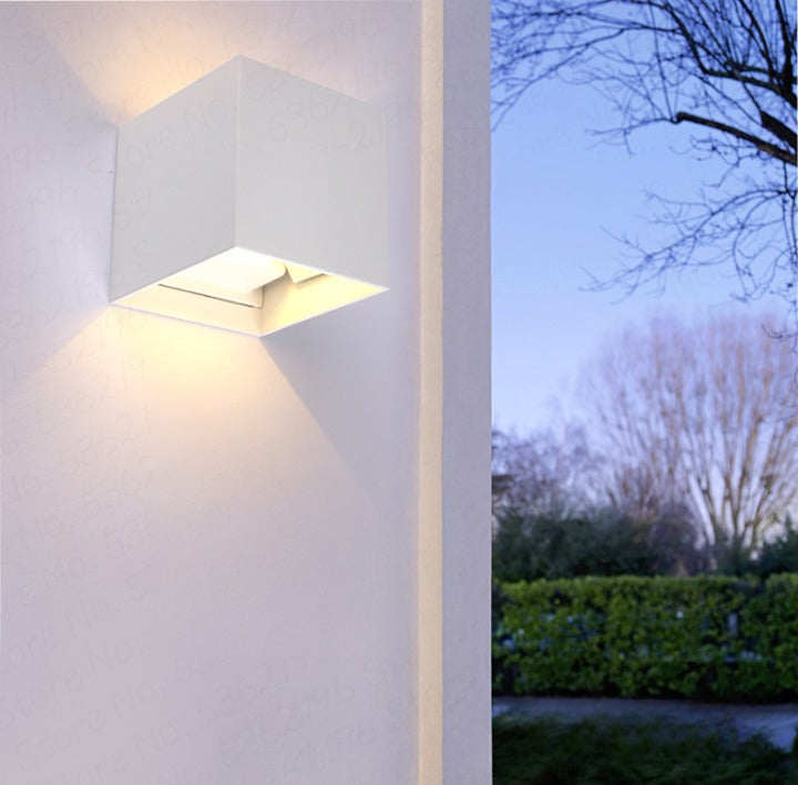 Black/White Outdoor Waterproof Aluminum Cube Shape LED Wall Lamp For Garden
