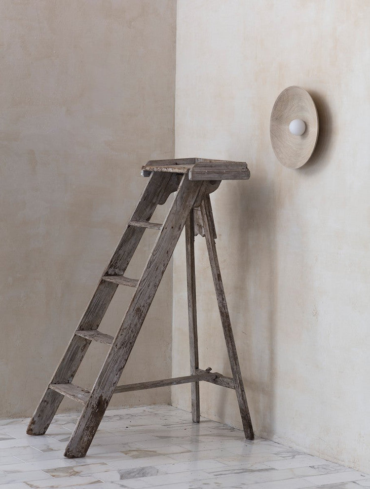 Ripple Simple Elegant Wall Sconce