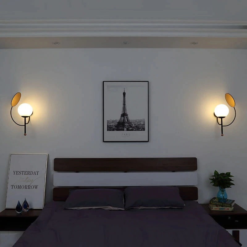 nordic wall sconce with a reflector - Lodamer