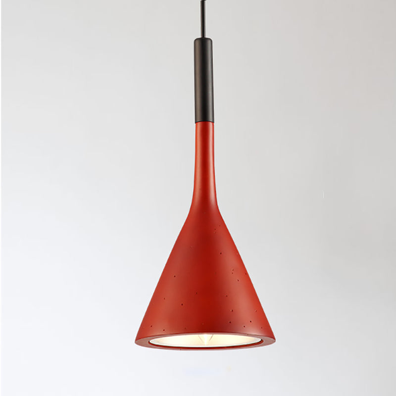 Erti Triangular Minimal Pendant Light