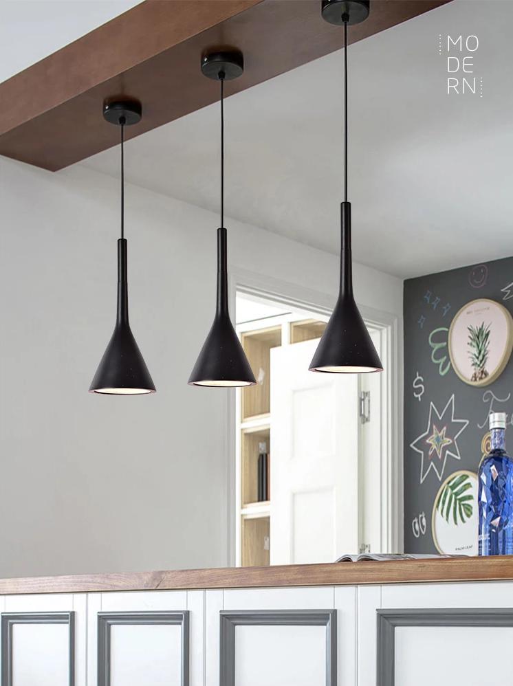 Erti Triangular Minimal Pendant Light