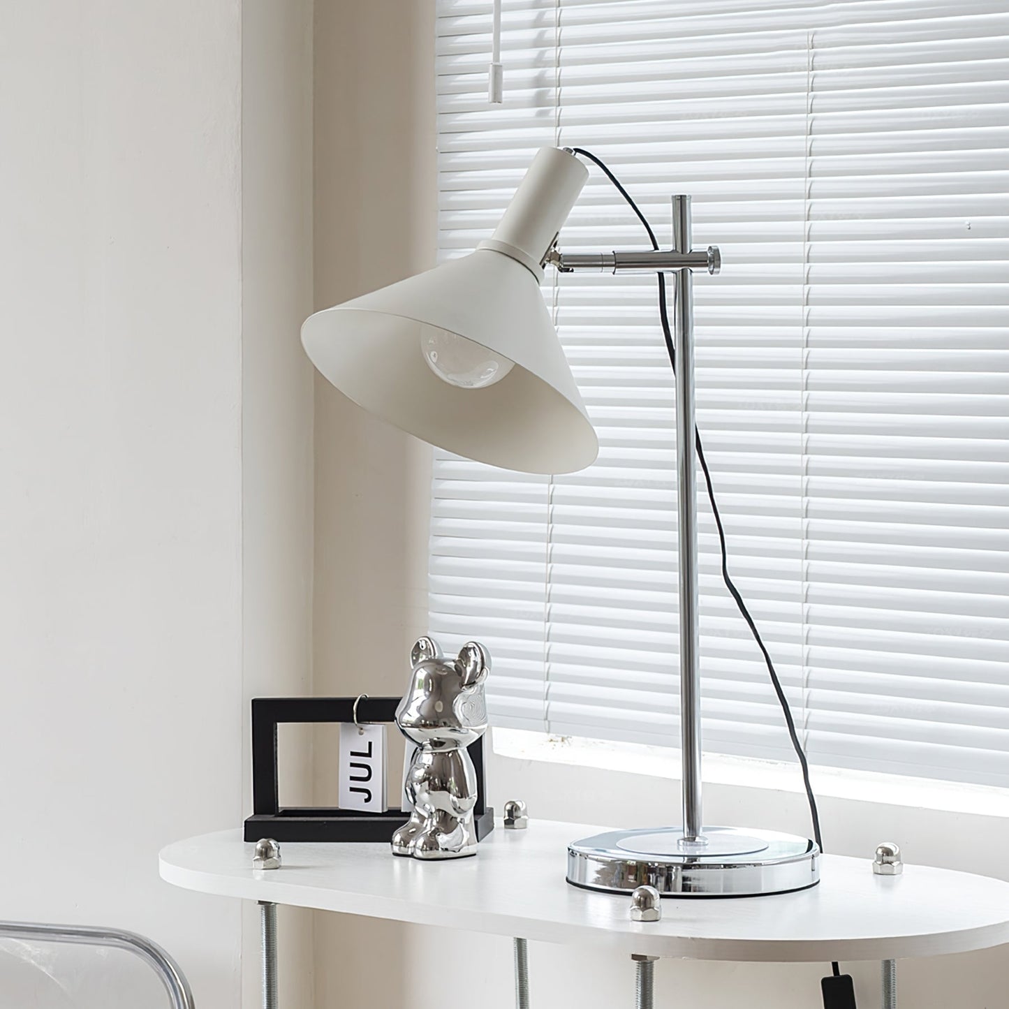 Anvia Table Lamp