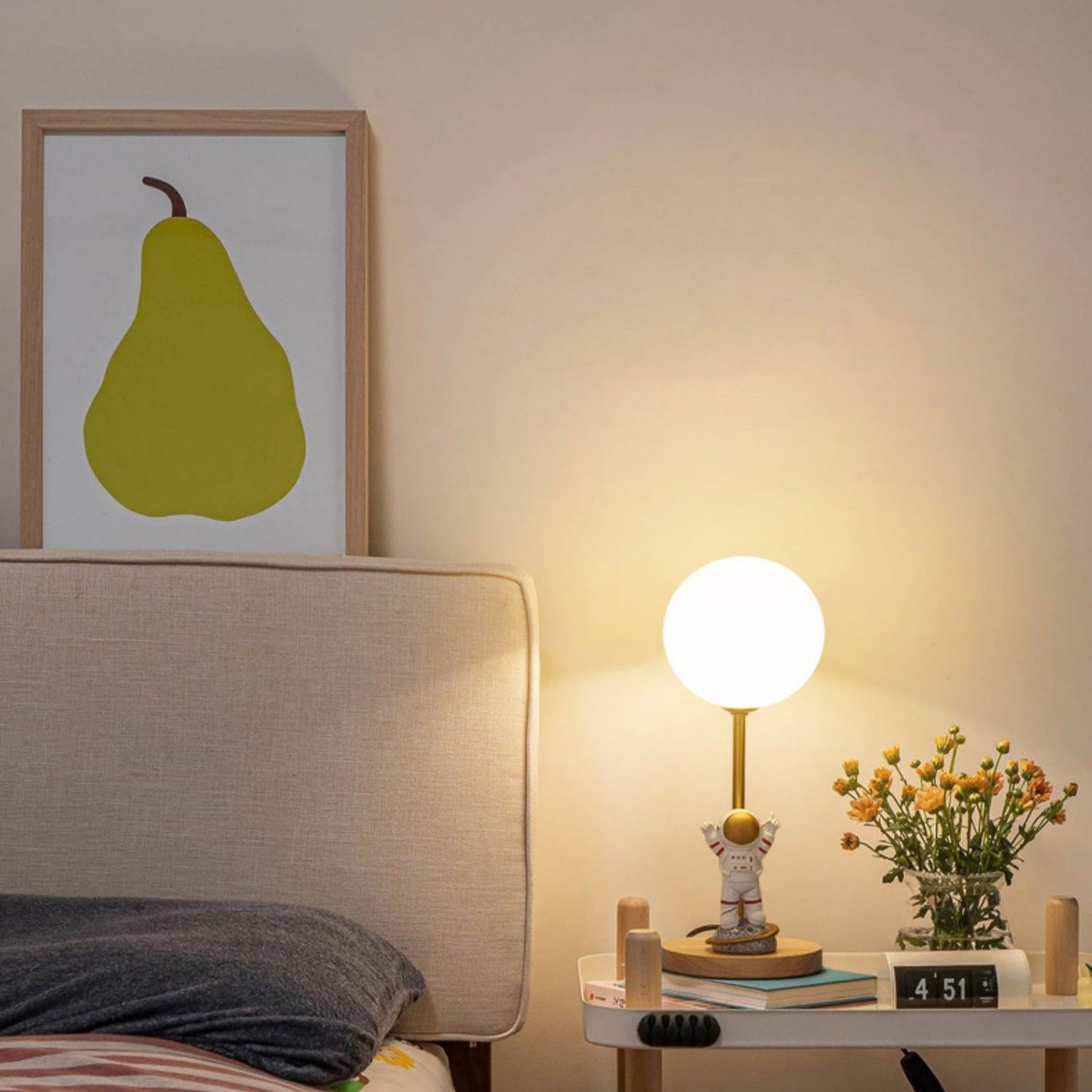 Creative Moon Table Lamp