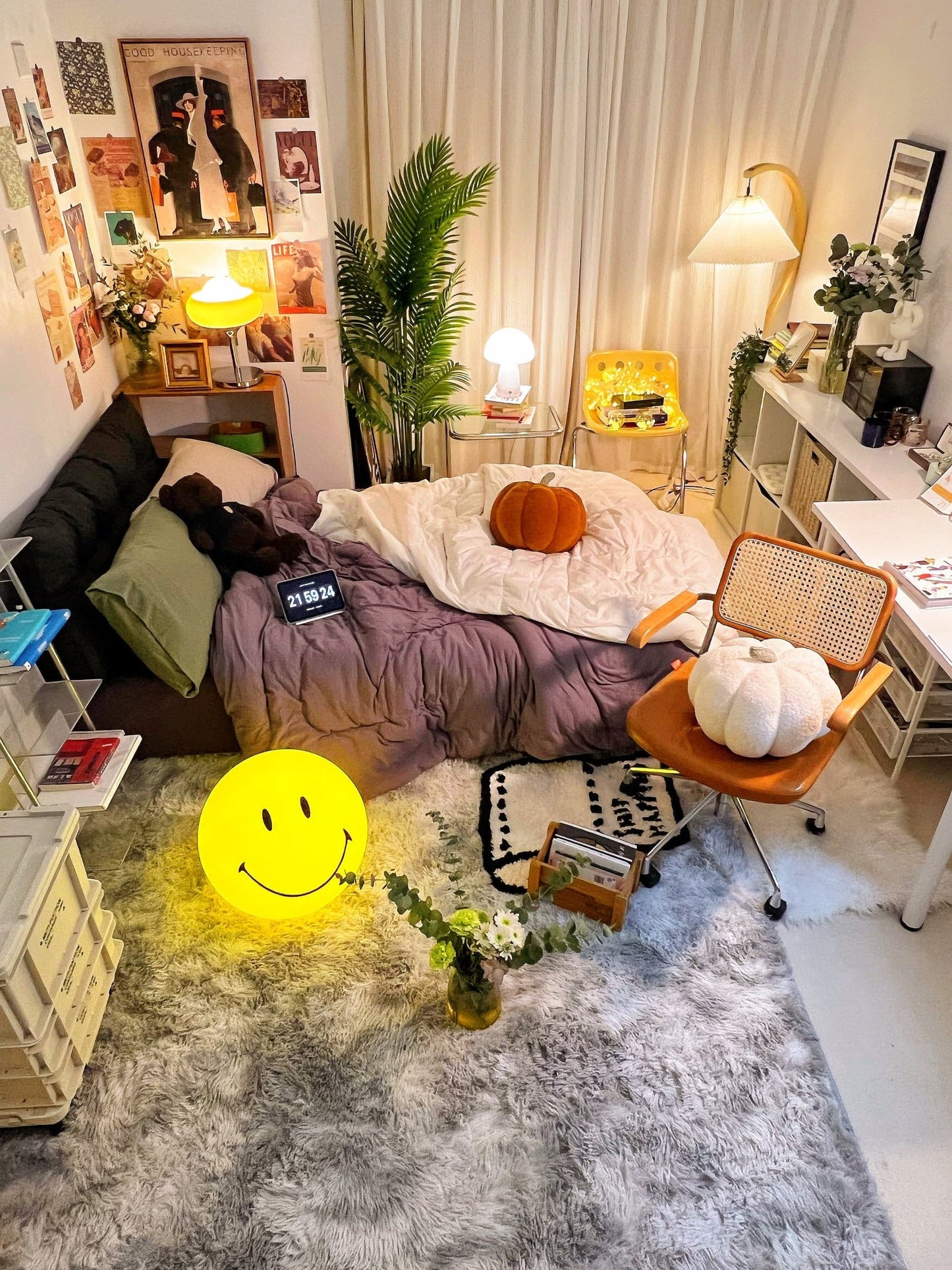 Smiley Table Lamp