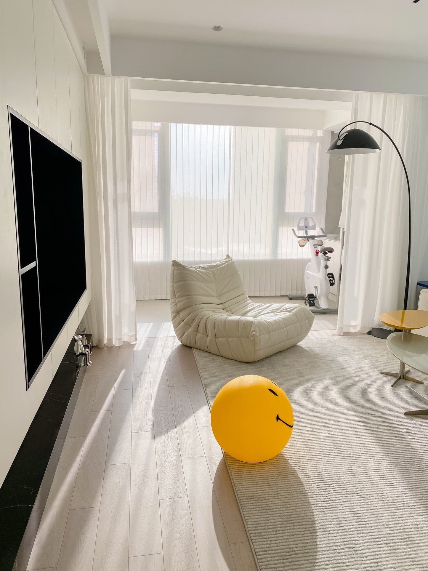 Smiley Table Lamp