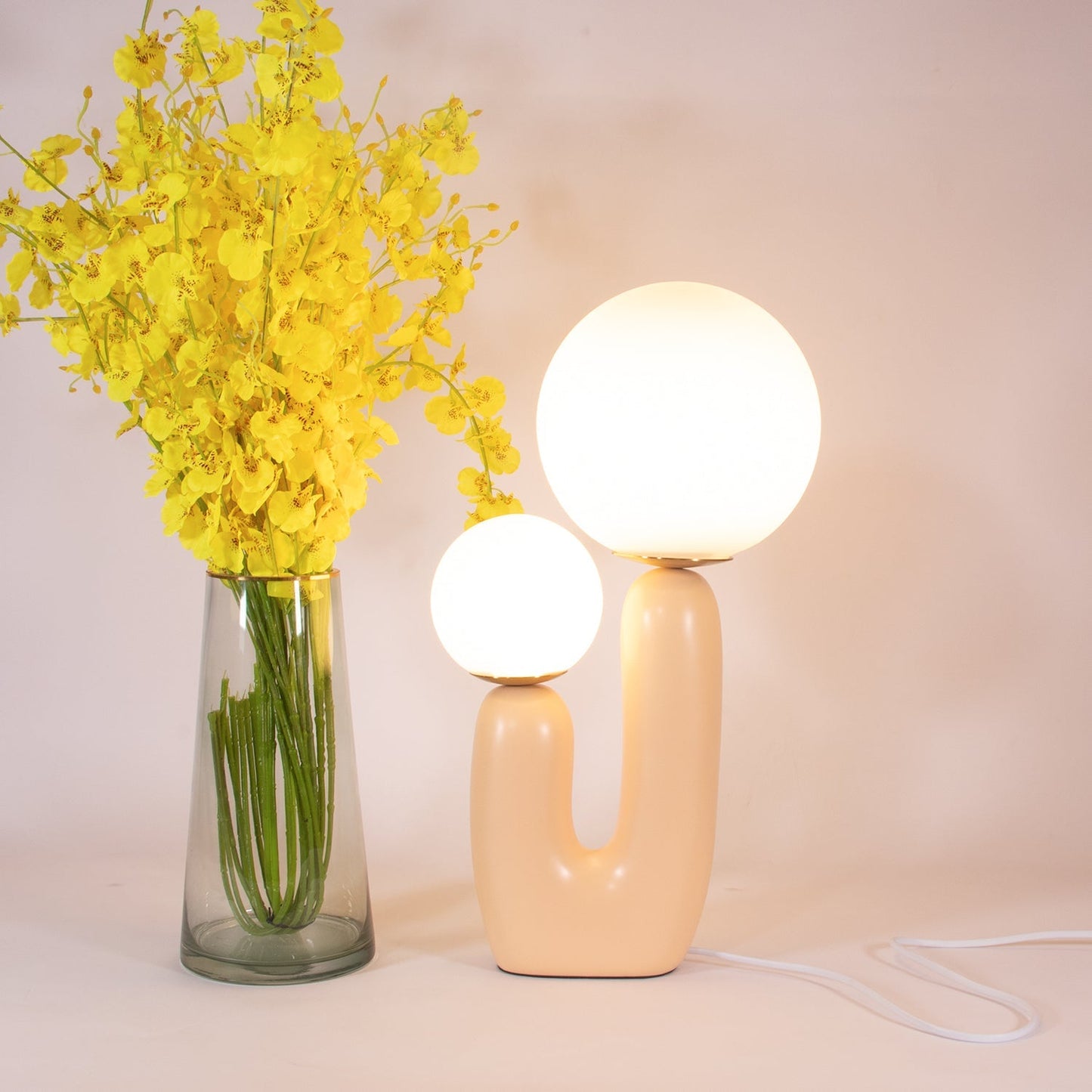 Oo Smooth Table Lamp