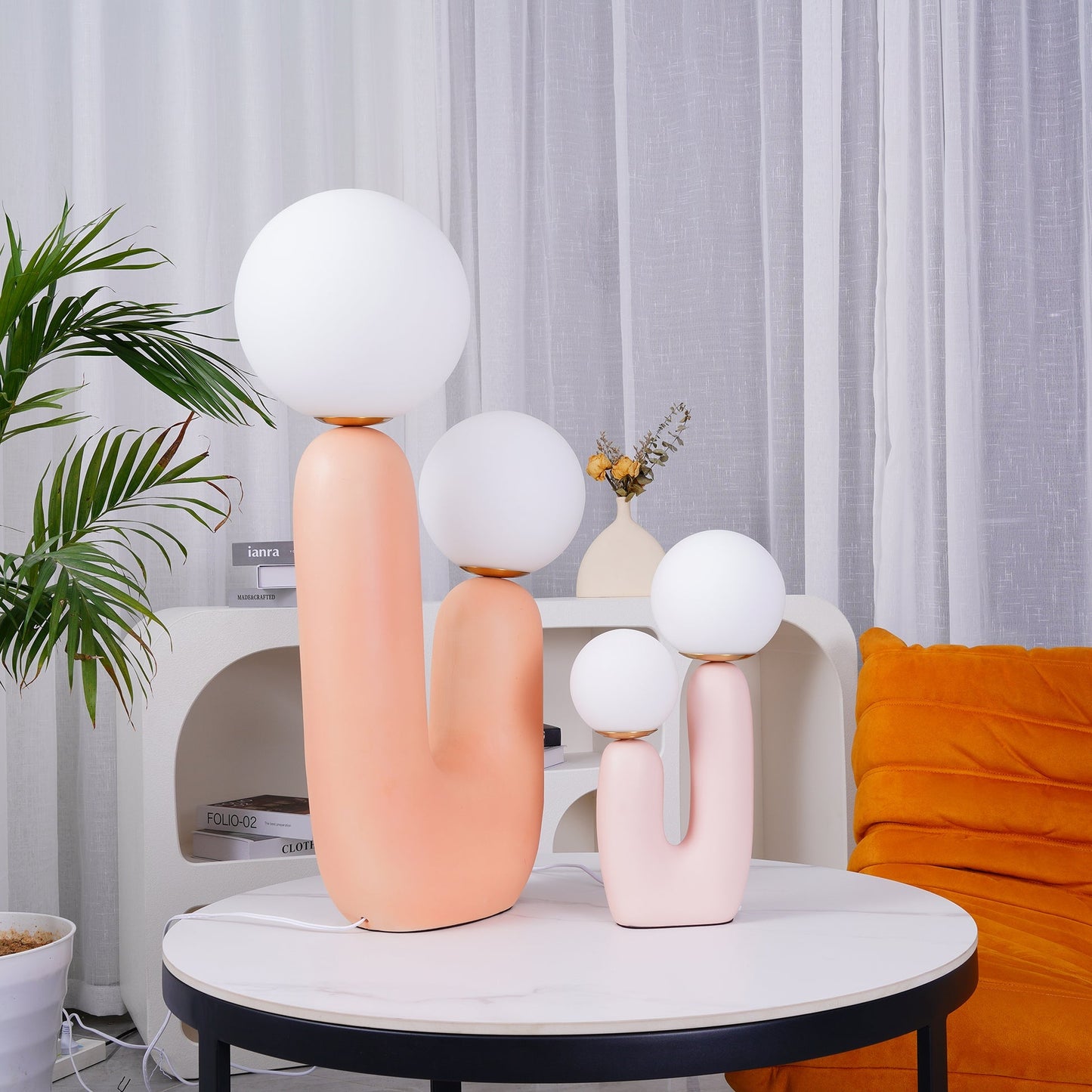 Oo Smooth Table Lamp