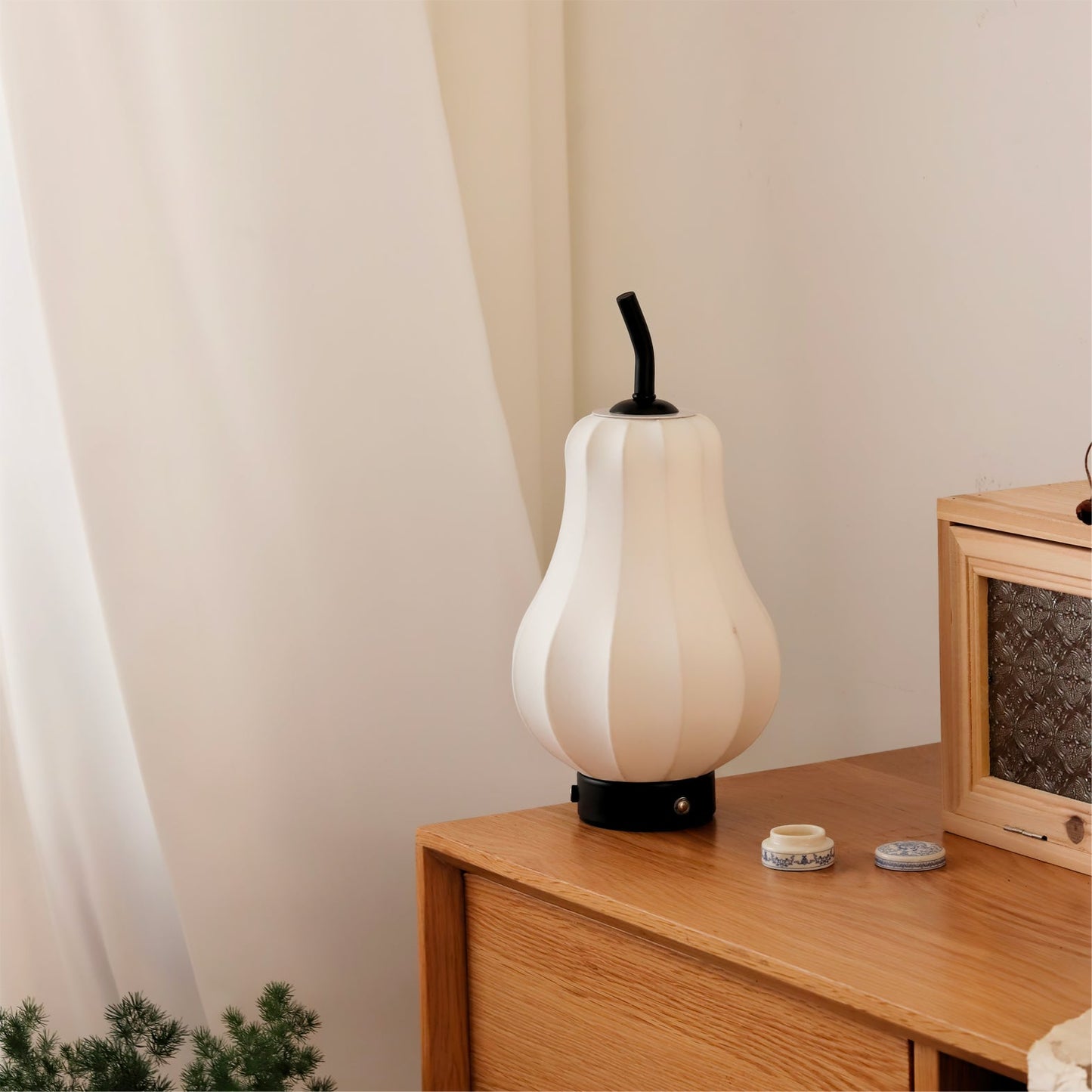 Pear Built-in Battery Table Lamp