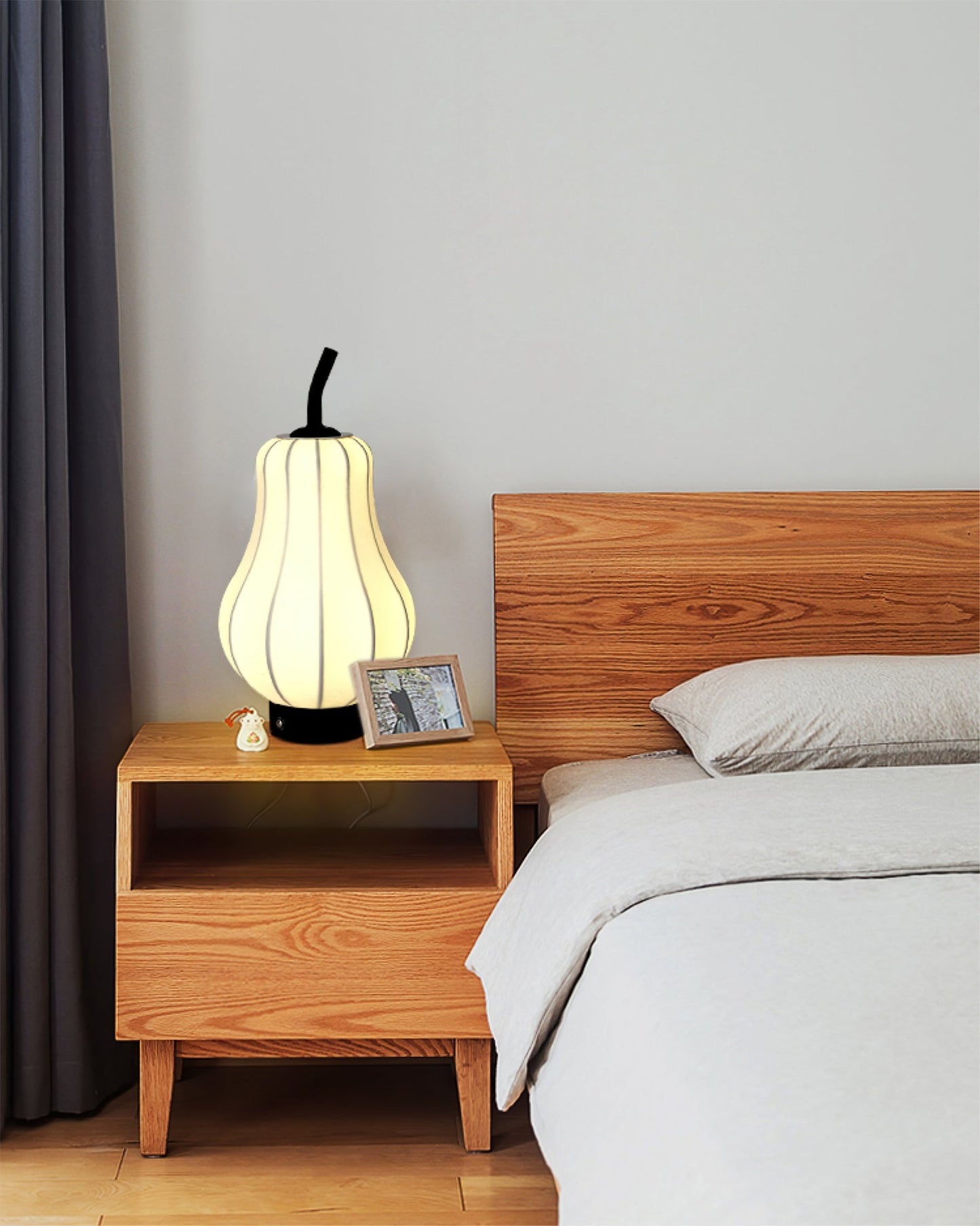 Pear Built-in Battery Table Lamp