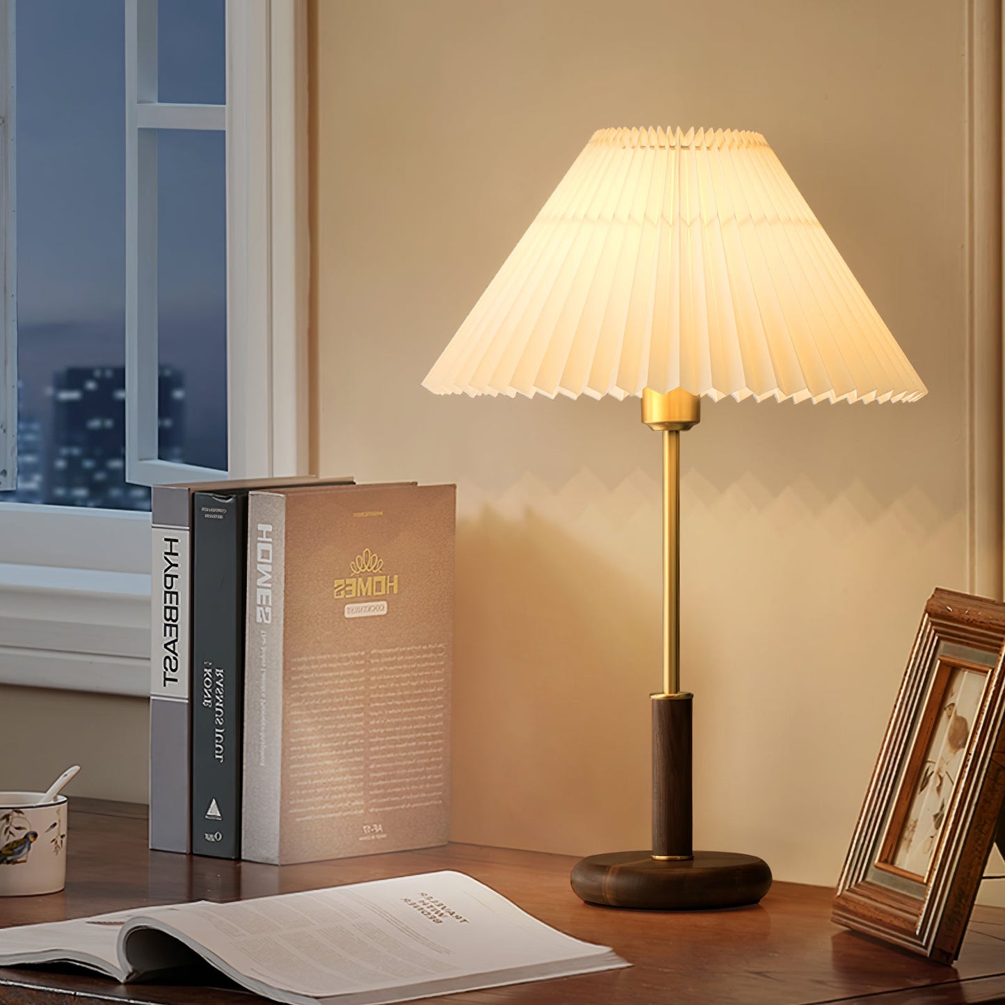 Pleated Wooden Table Lamp