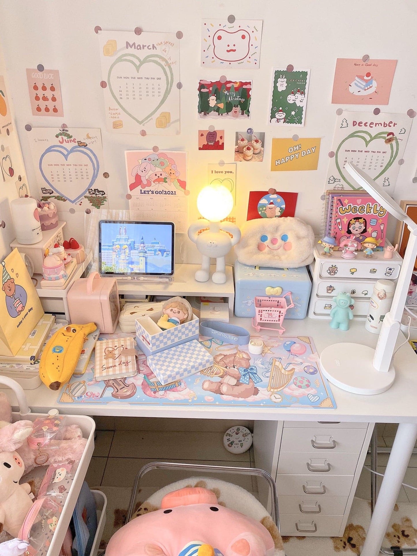 Resin Robot Table Lamp