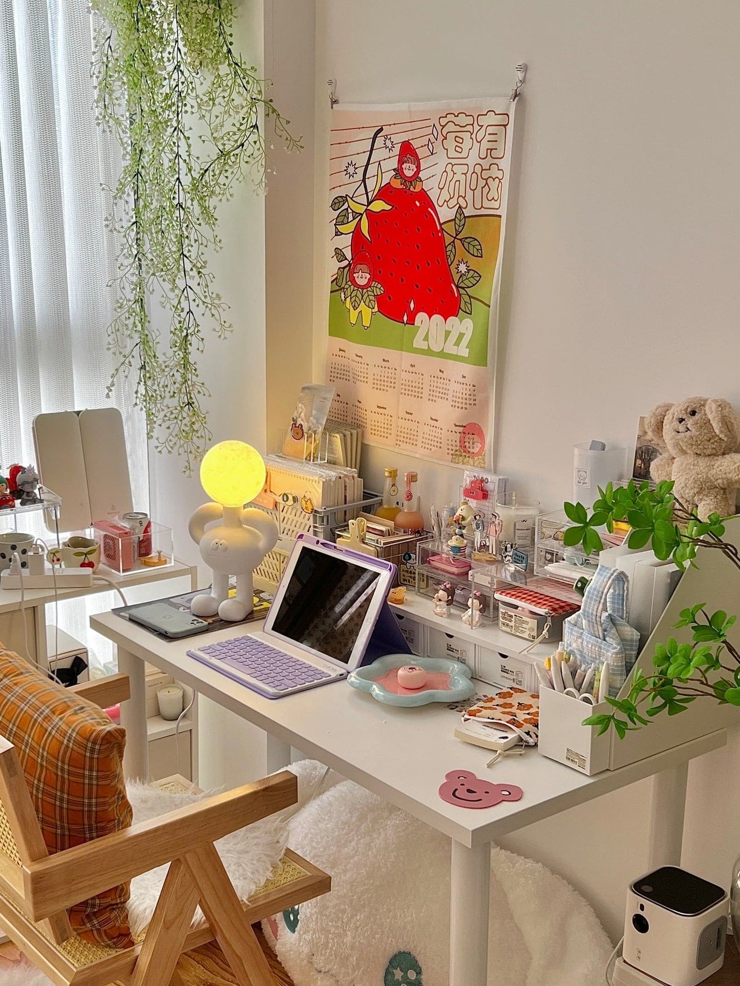 Resin Robot Table Lamp