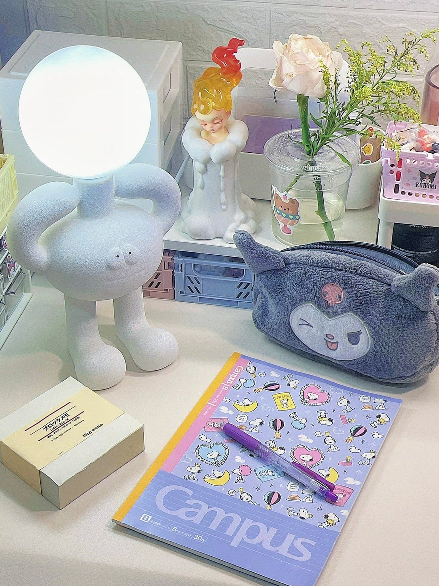 Resin Robot Table Lamp