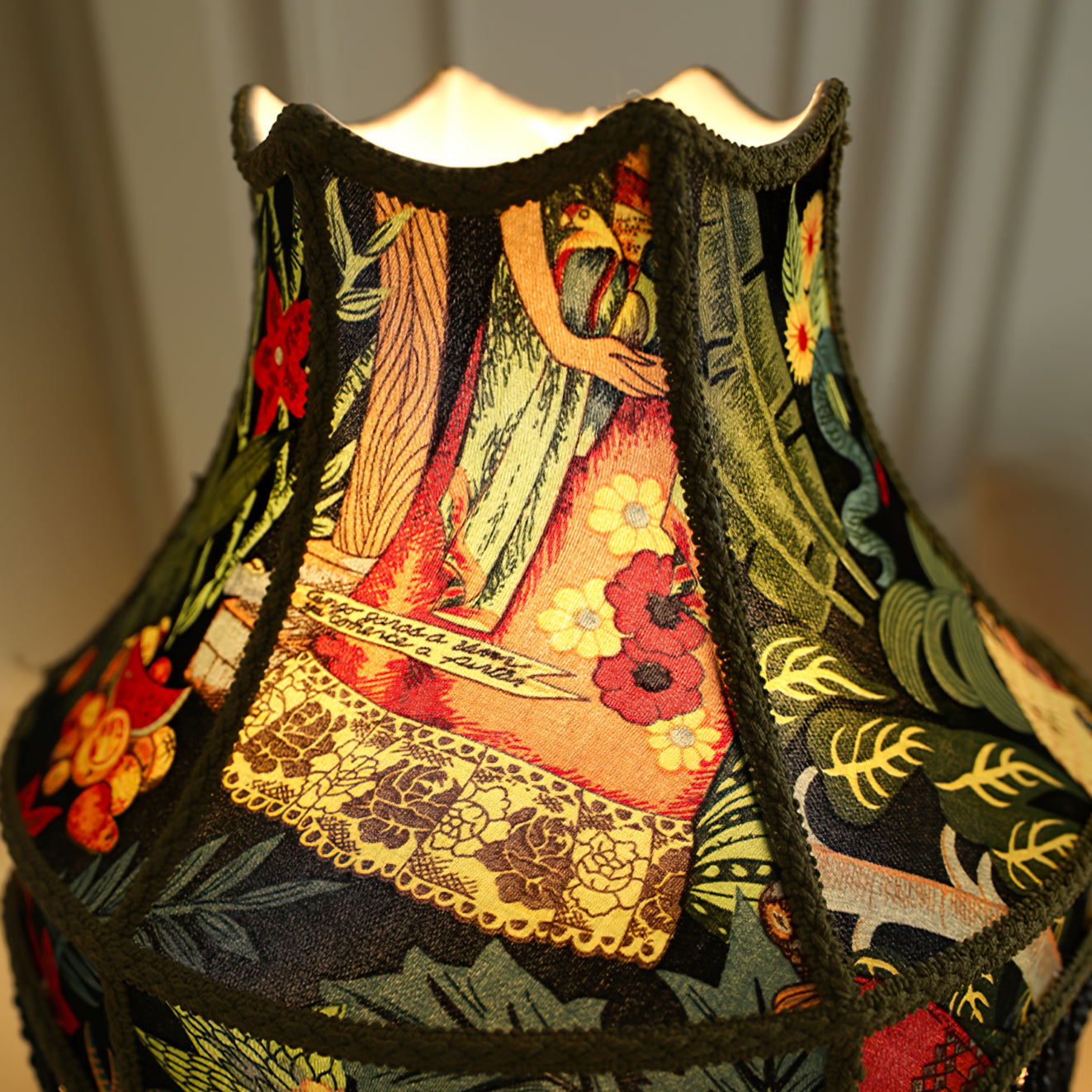 Retro Peony Table Light