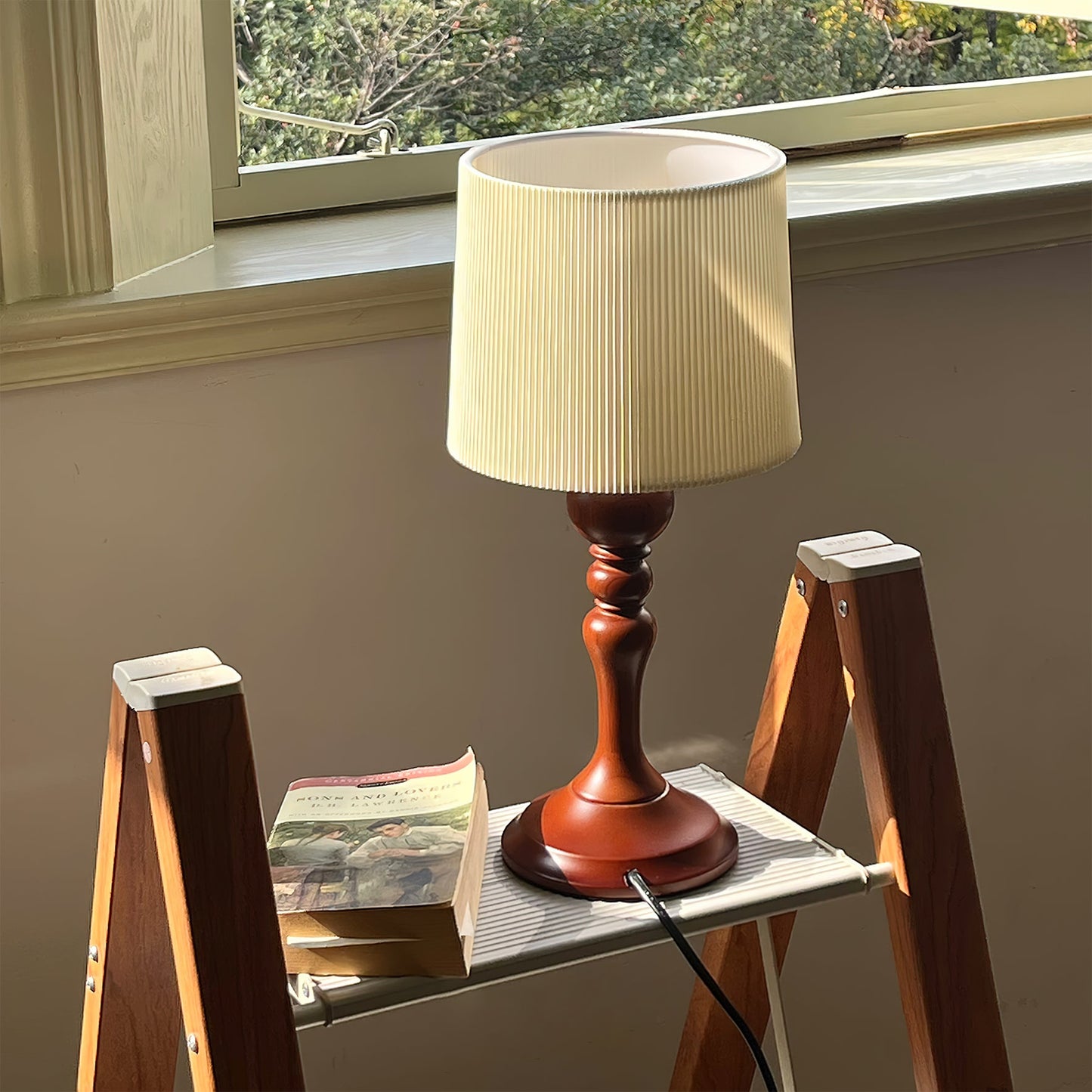 Romeo Table Lamp