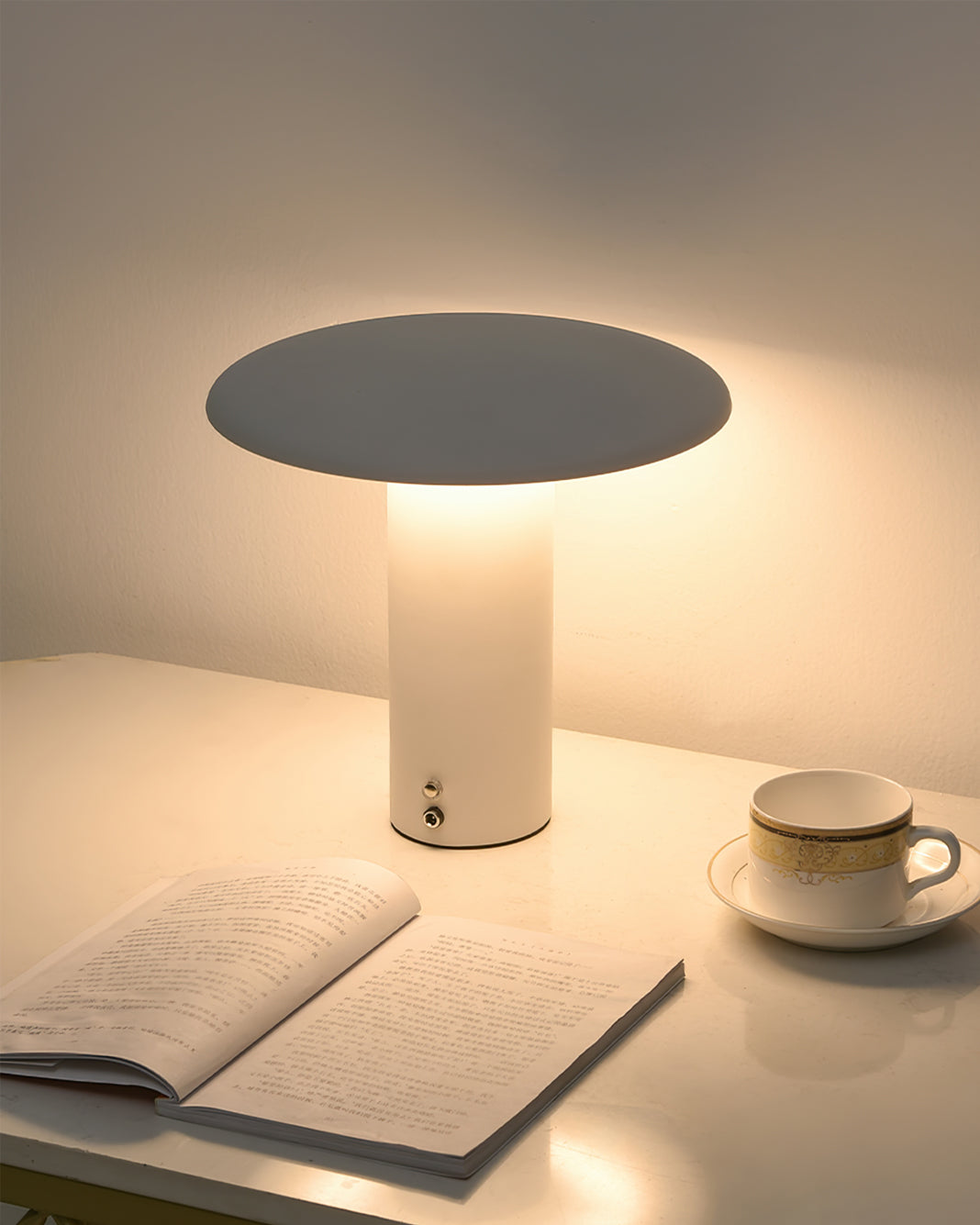 Takku Built-in Battery Table Lamp