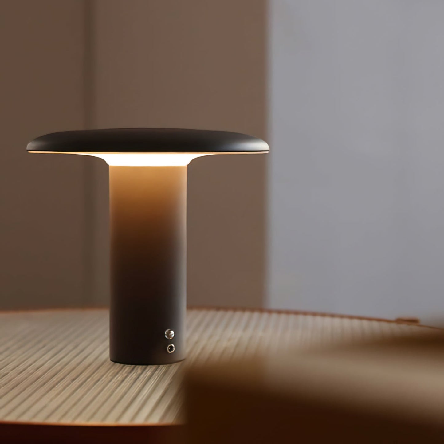 Takku Built-in Battery Table Lamp