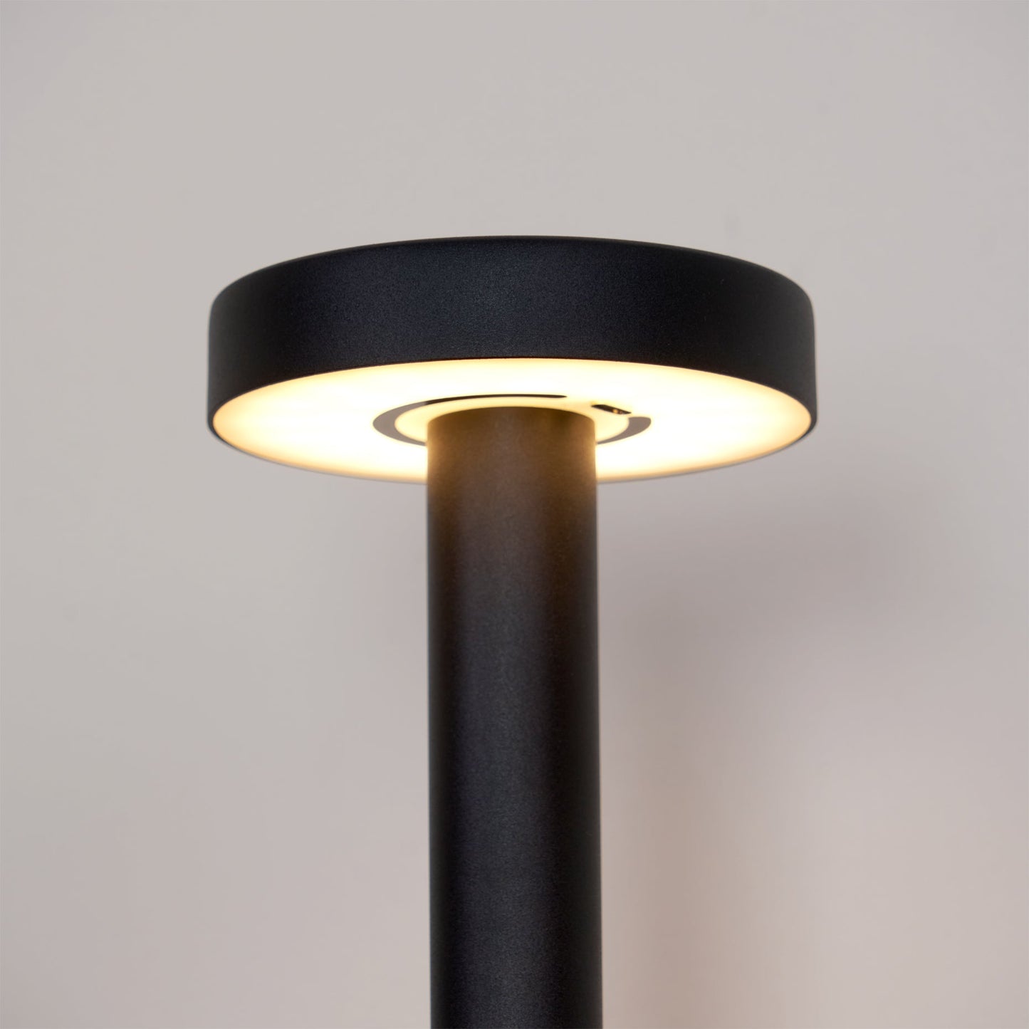 Tetatet Built-in Battery Table Lamp