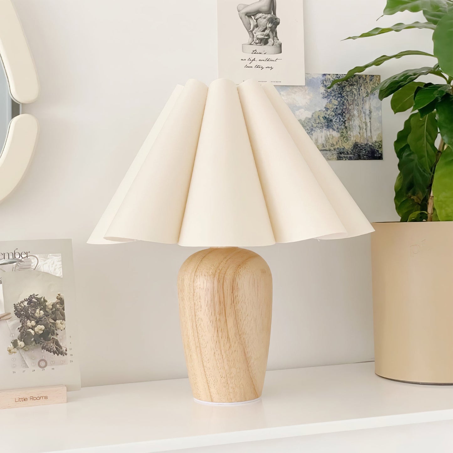 Vintage Fluted Beige Table Lamp