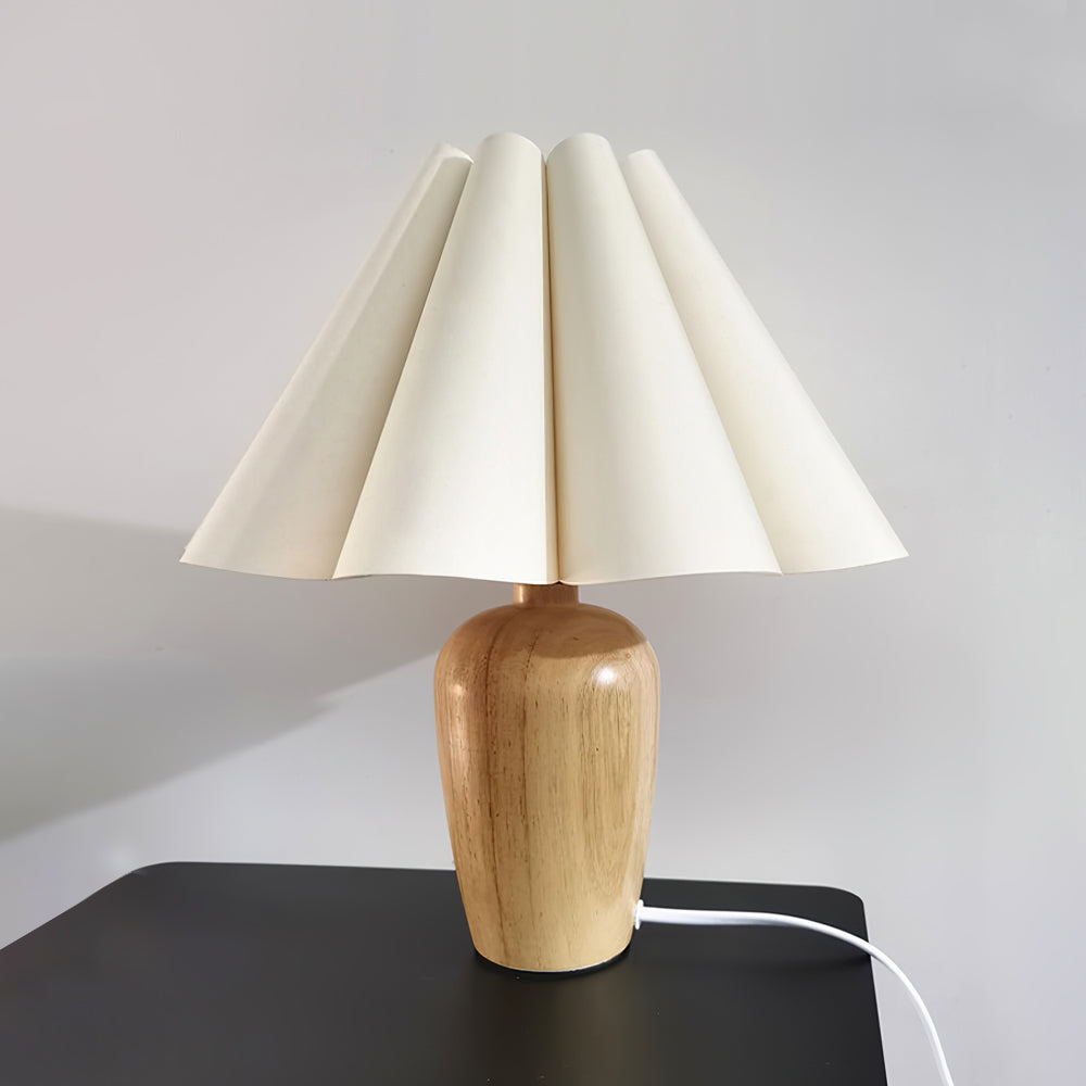 Vintage Fluted Beige Table Lamp
