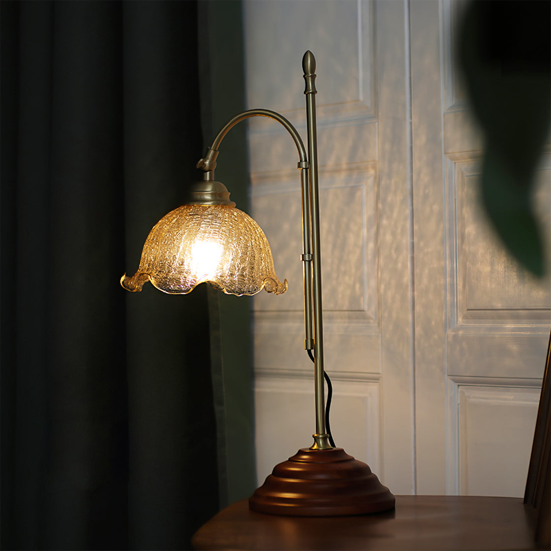 Vintage Textured Table Lamp