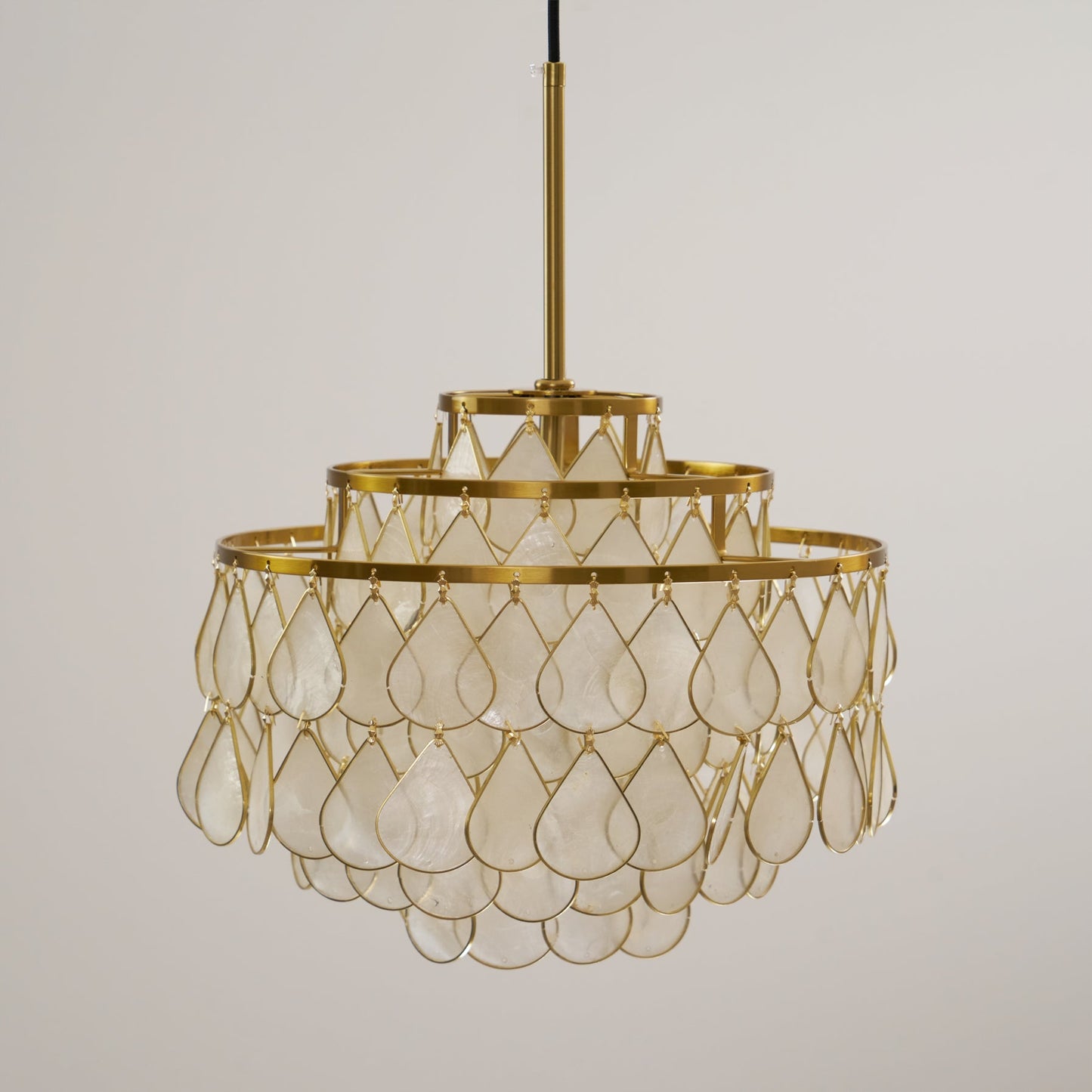 Vivant Shell Pendant Lamp