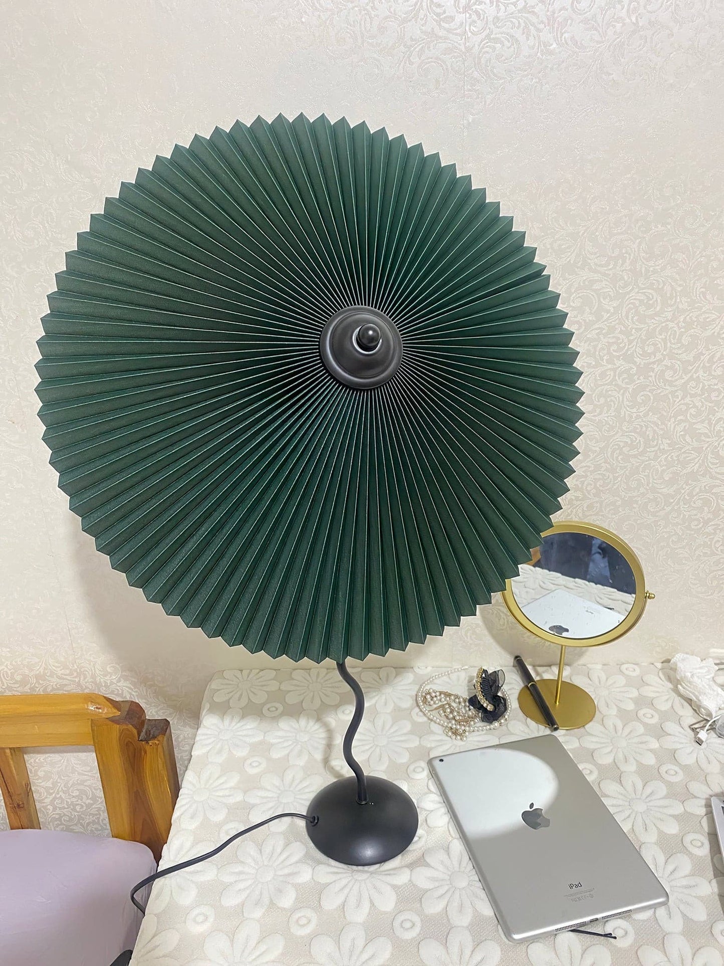 Wiggly Pleated Table Lamp