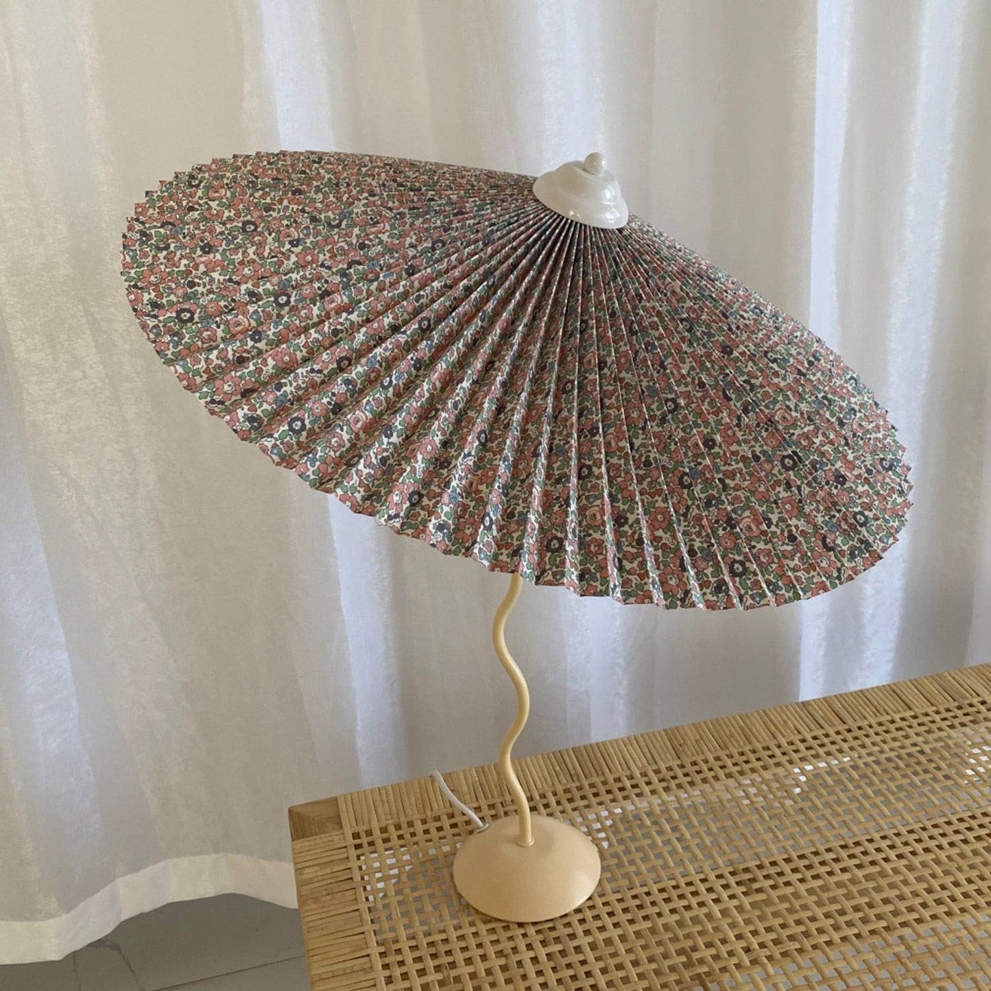 Wiggly Pleated Table Lamp