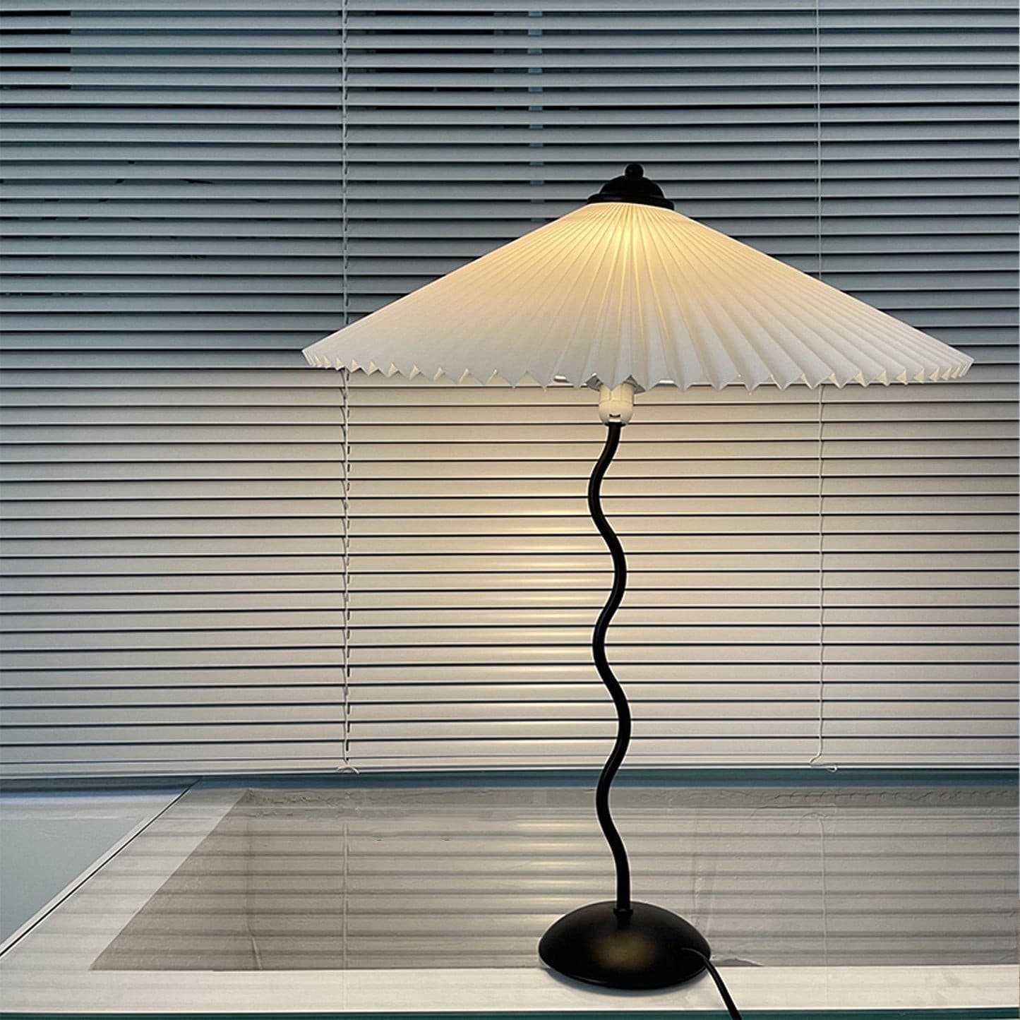 Wiggly Pleated Table Lamp